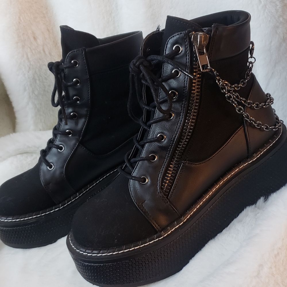 Demonia Emily-114 Boots